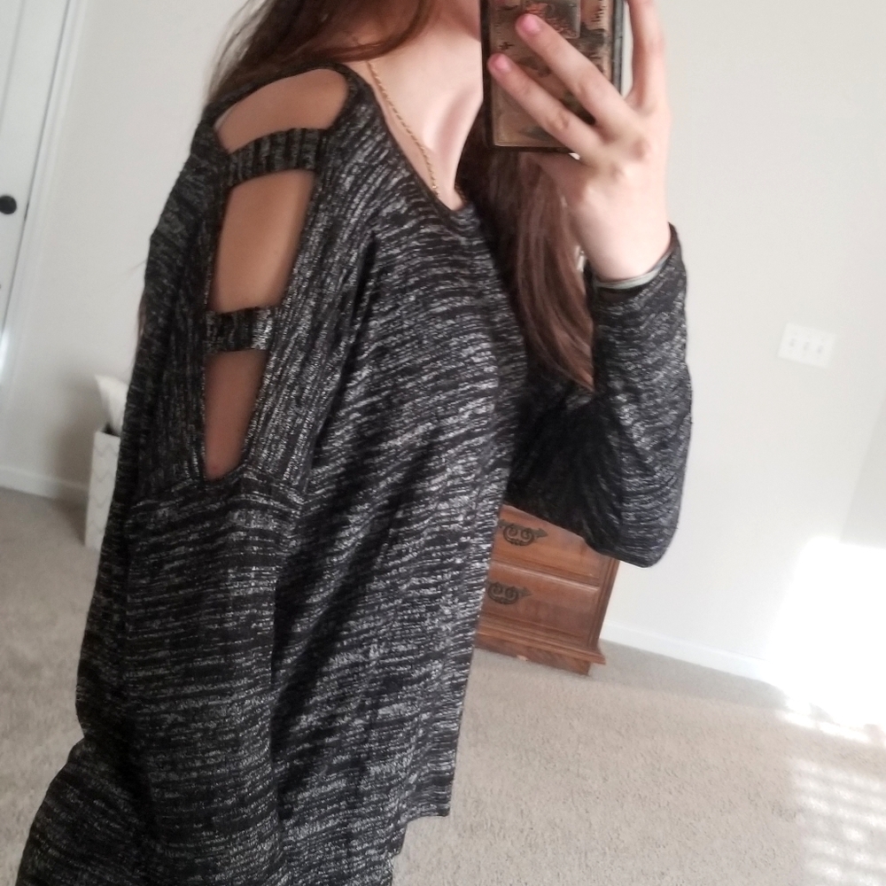 Sweater - Picture 5 of 5